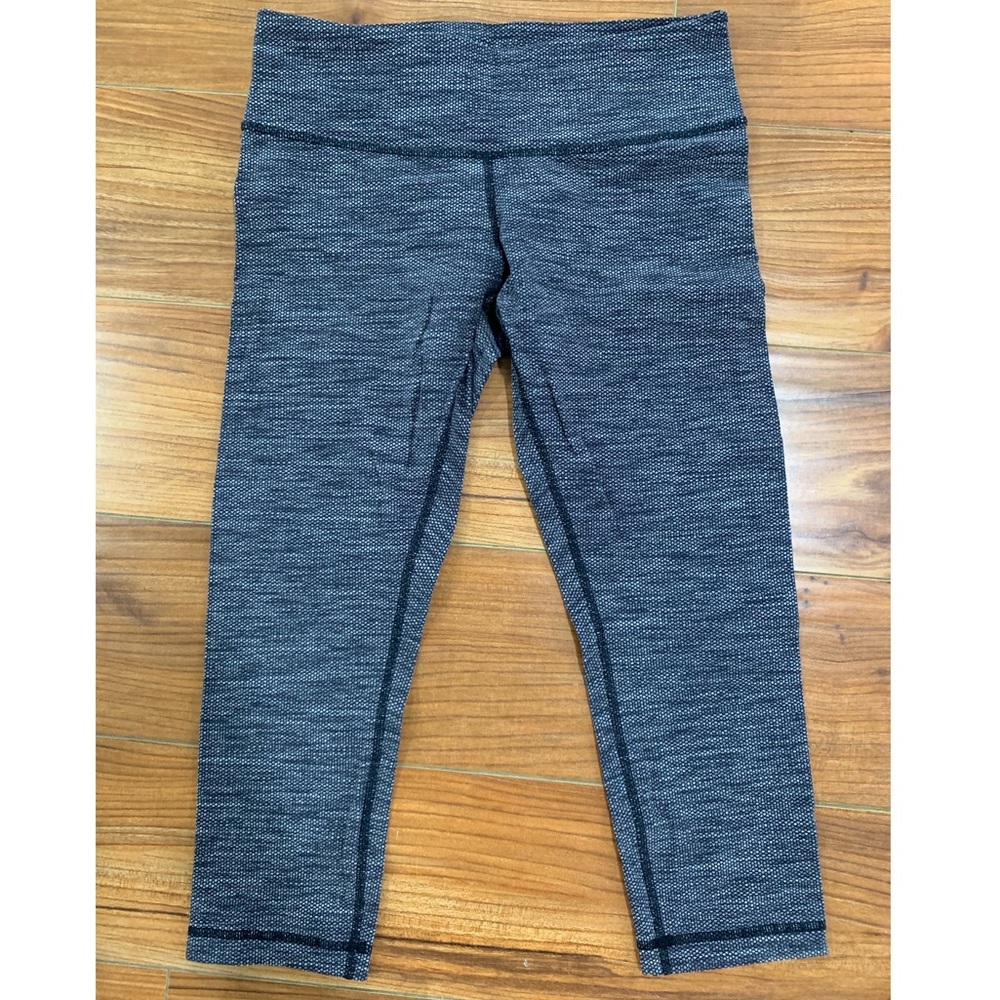 Lululemon Wunder Under Grey Crop Size 6 - Picture 3 of 6